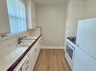 1120 E Carson St #3, Long Beach, CA 90807