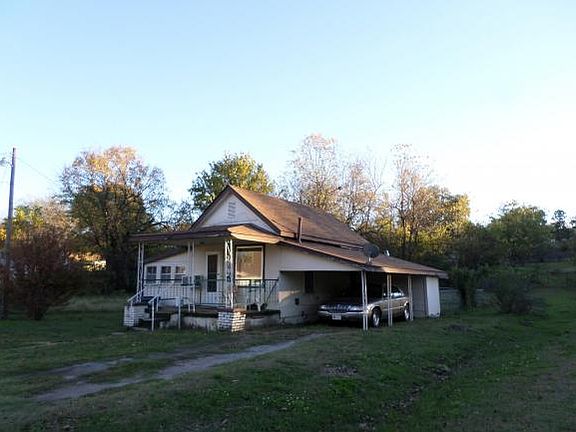 2nd image of 304 W Kiowa Ave