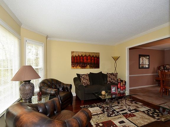 4th image of 1710 Winston Ct