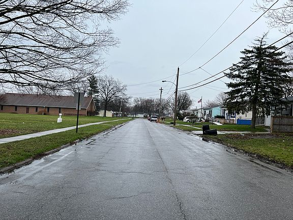 4th image of 350 Fairview St