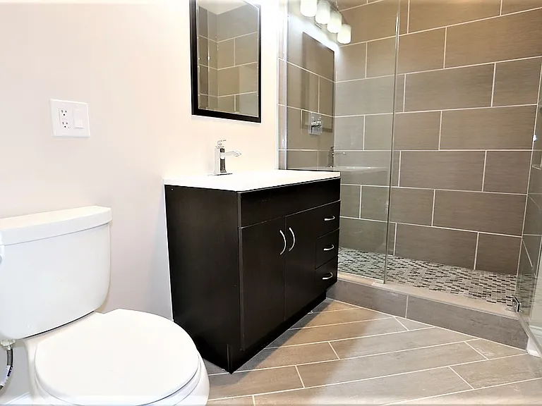 1634 W Roscoe St #1W — Photo 11
