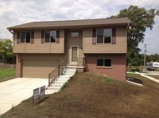 1318 N 17th St, Council Bluffs, IA 51501