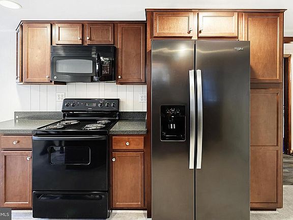 4th image of 4760 Fahringer Dr