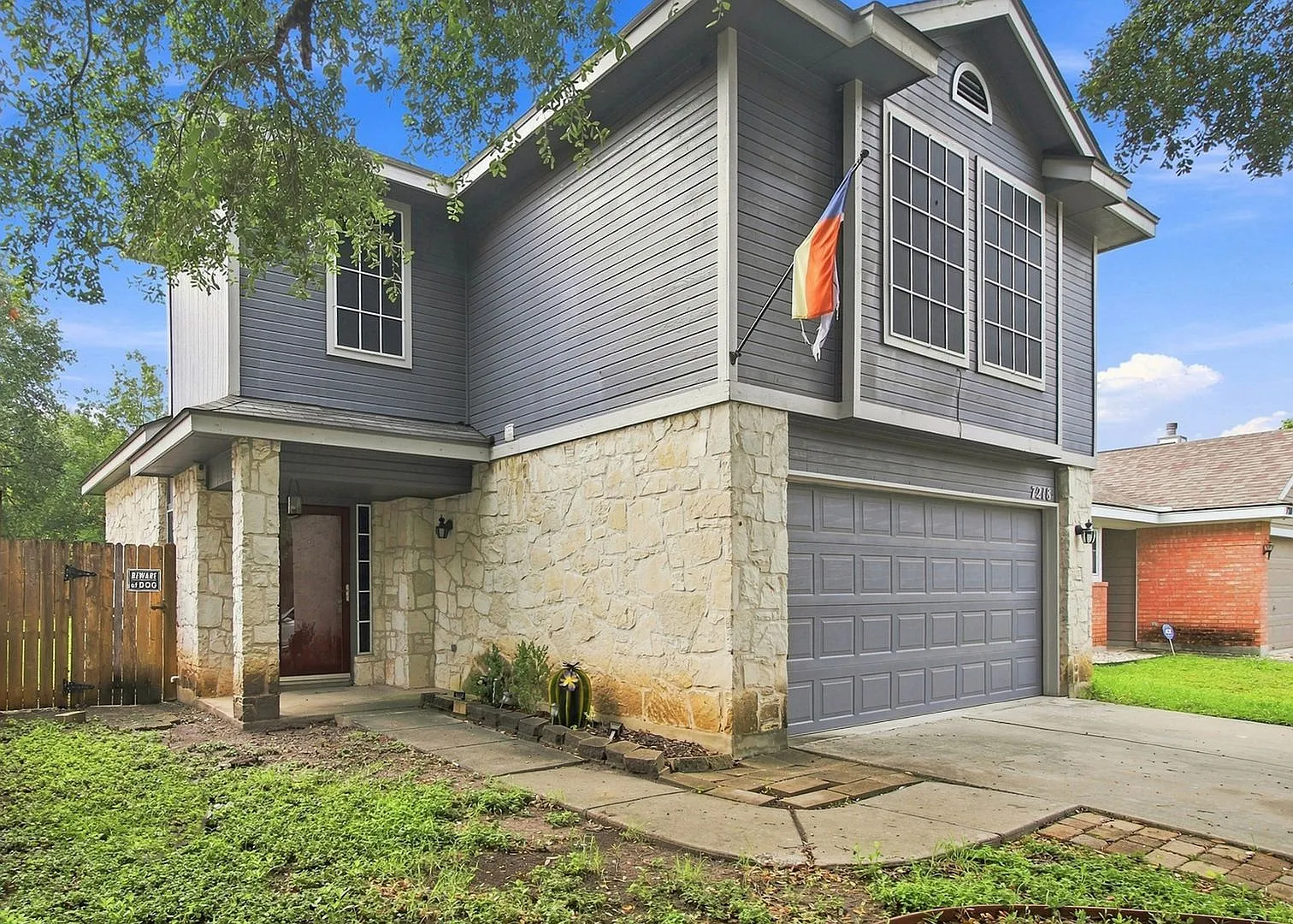 Gated Community! — Photo 2
