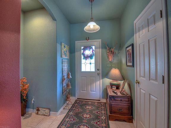 2nd image of 207 Glendale Ln