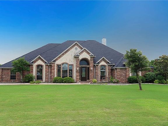 2nd image of 8 Greenhollow Ln