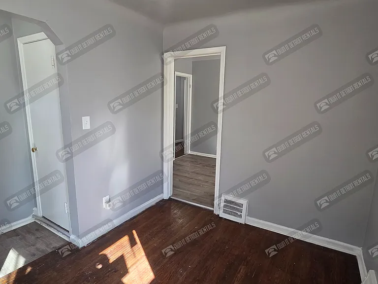 9310 Fielding St — Photo 6