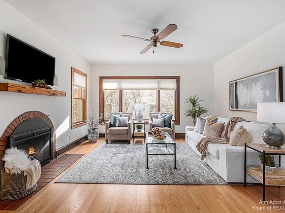 4th image of 703 Linda Vista Ave