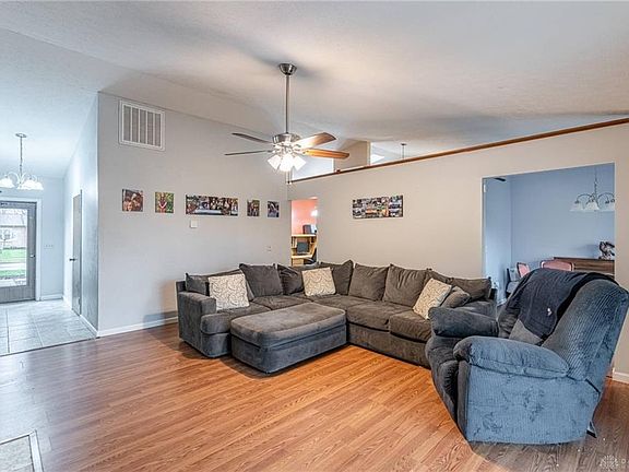 5th image of 831 Southview Dr