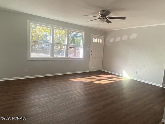 3rd image of 220 Banks Court