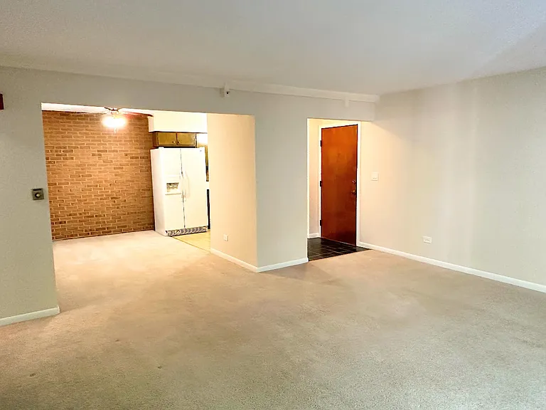 2091 Vernon Dr #3 — Photo 6