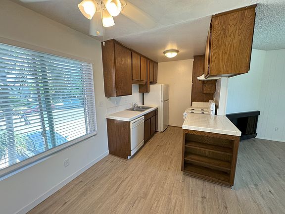 4th image of 4825 Del Mar Ave APT 18