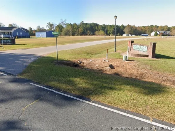 65 Eastwind Dr, Lumberton, NC 28358