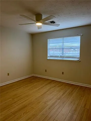 4 Charlene Ct — Photo 13