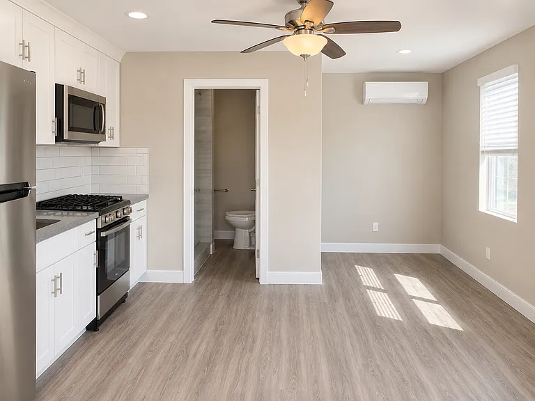 Eugene Eddy | Newly Renovated Apartment Homes — Photo 11