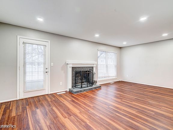 3rd image of 42229 Pellston Dr