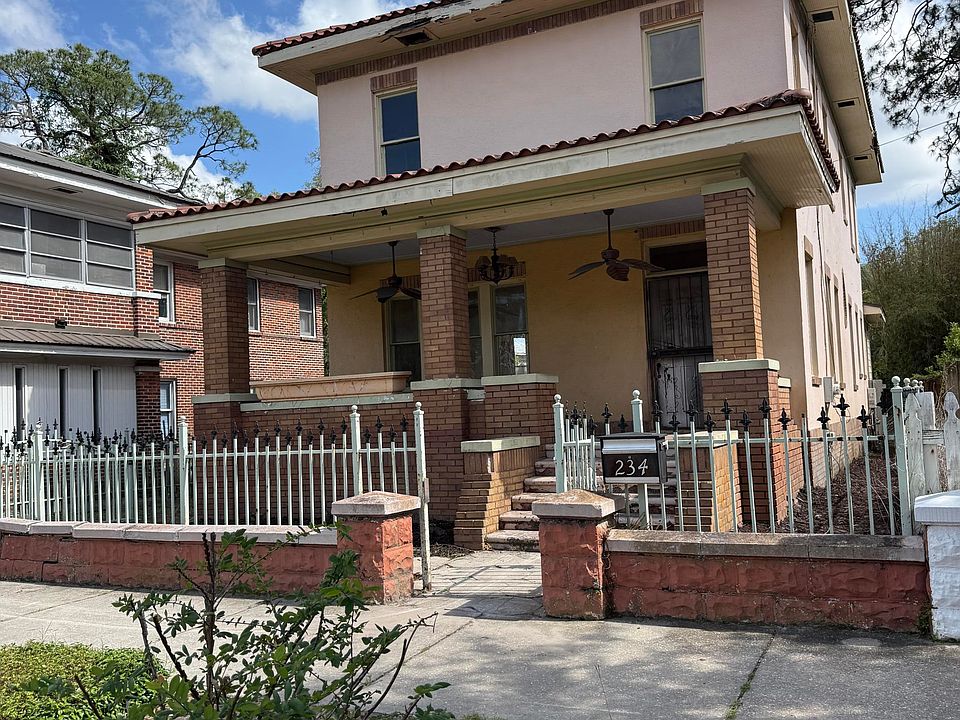 1st image of 234 W 6TH Street
