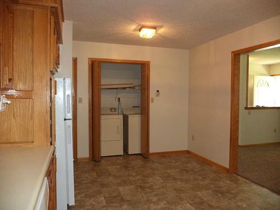 4th image of 800 Valley Woods Dr