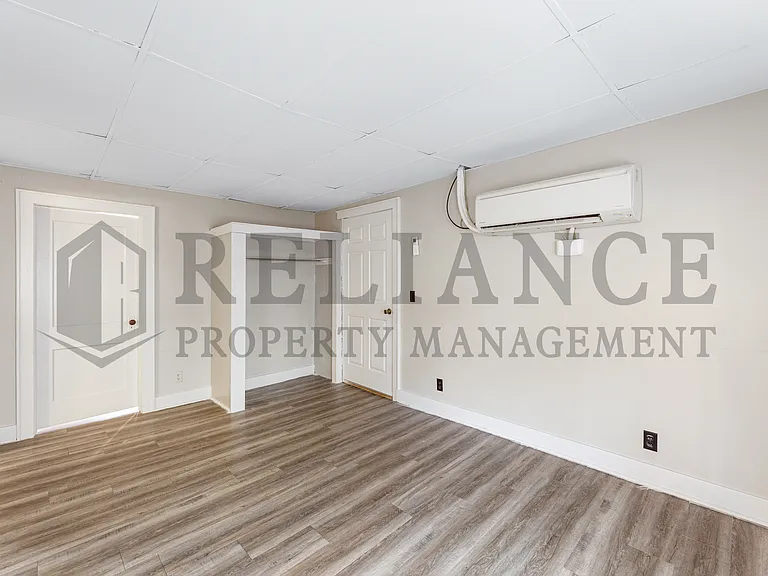 2719 W Douglas Ave — Photo 12