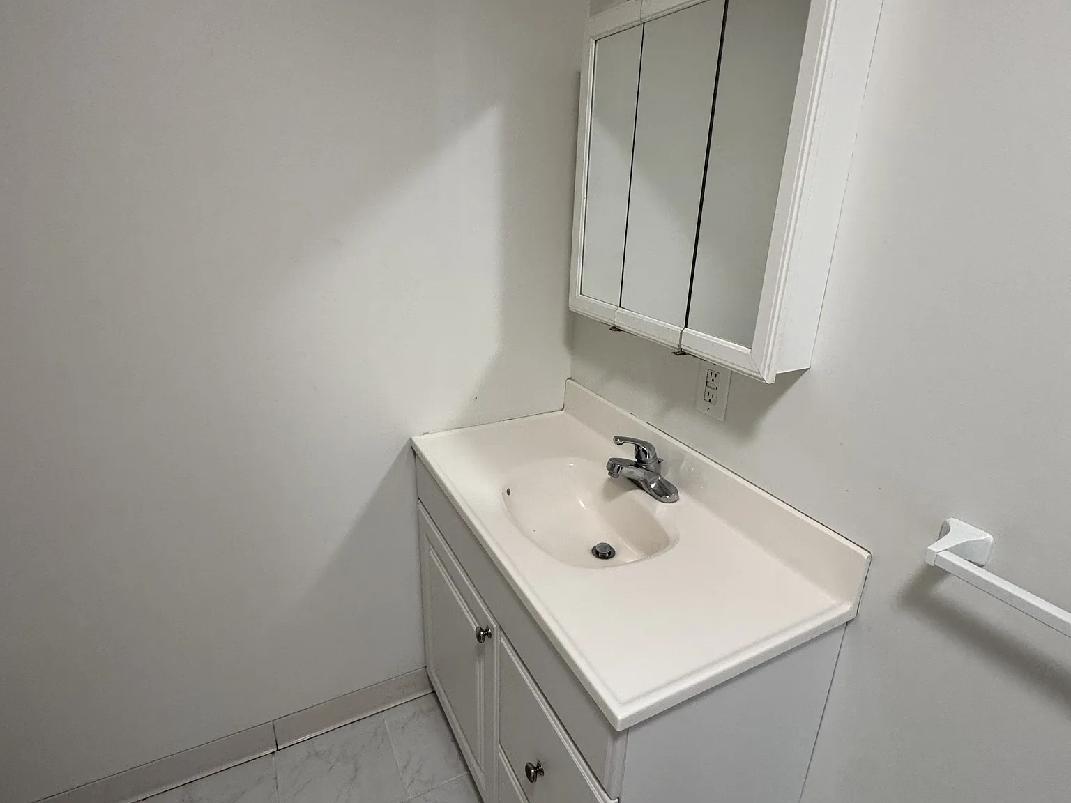 20 West Franklin Avenue - A-1 — Photo 4