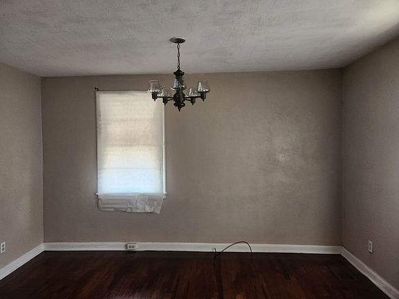 4th image of 3128 Carver St
