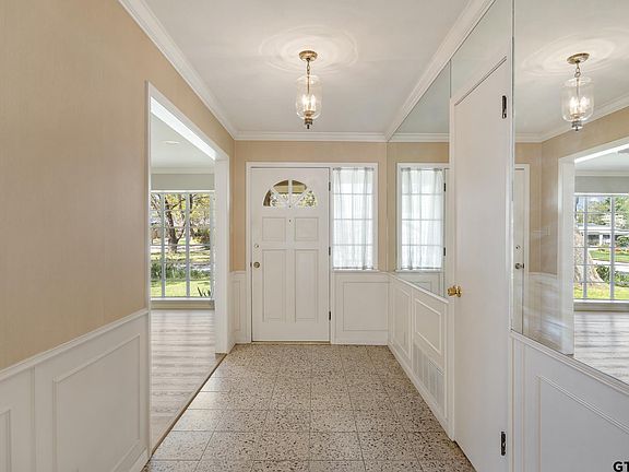 4th image of 1017 Hansford Pl