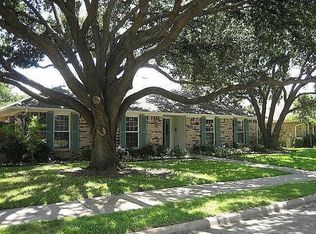 1019 Oxfordshire Dr, Carrollton, TX 75007