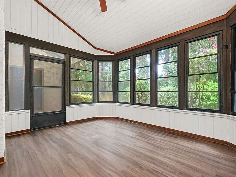 114 Gleneagles Dr — Photo 30