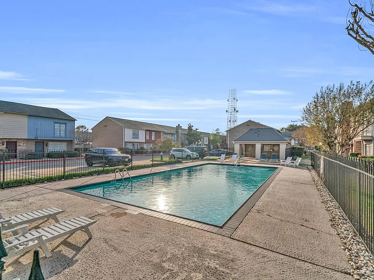 6111 Beverly Hill St #39 — Photo 35