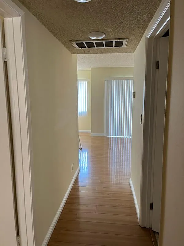 2 bed, 950 sqft, $2,500 — Photo 2