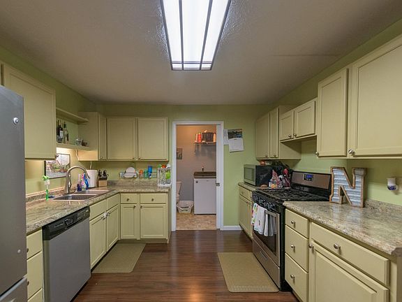 3rd image of 4404 Lake Villa Dr