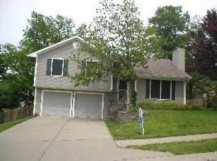 7005 N Mercier Ct, Kansas City, MO 64118