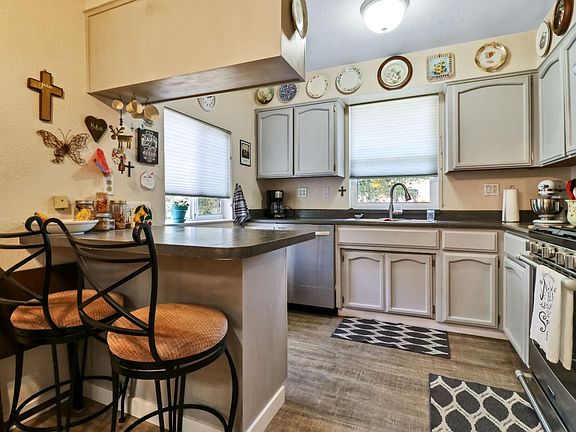 5th image of 2630 Orchard St #40