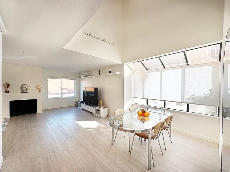 680 E Workman St — Photo 1