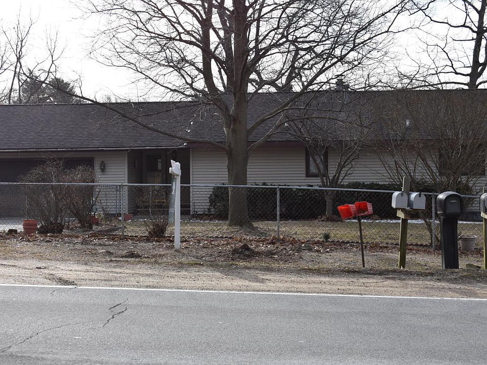 1st image of 13932 Green St