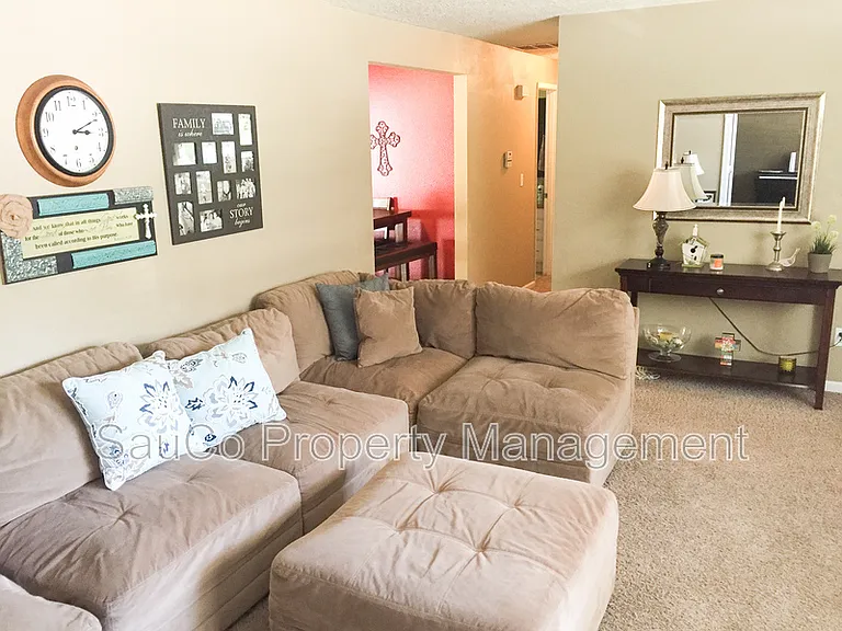 22120 S Leslie Ave — Photo 9