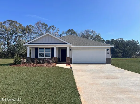 203 Mill Ct, Lucedale, MS 39452