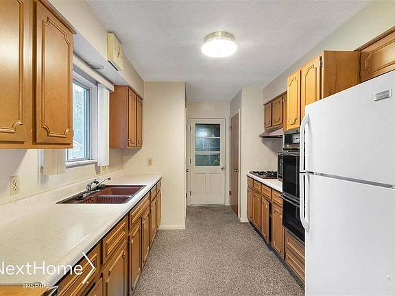 4th image of 8590 Herbert St