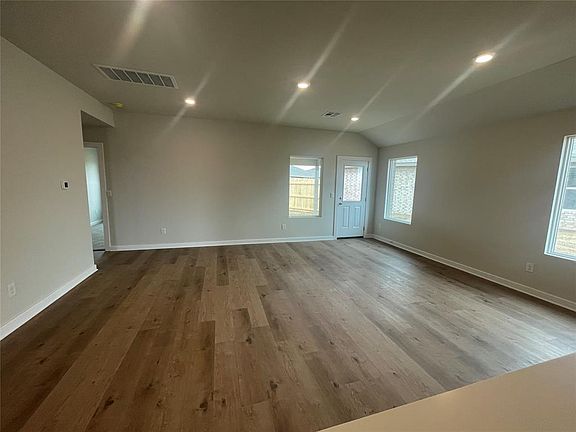 5th image of 2805 Otis Ln