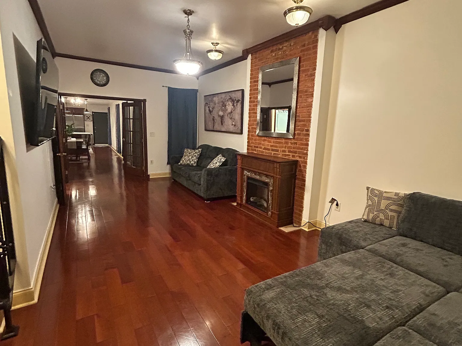 3 bed, 3200 sqft, $1,650 — Photo 2