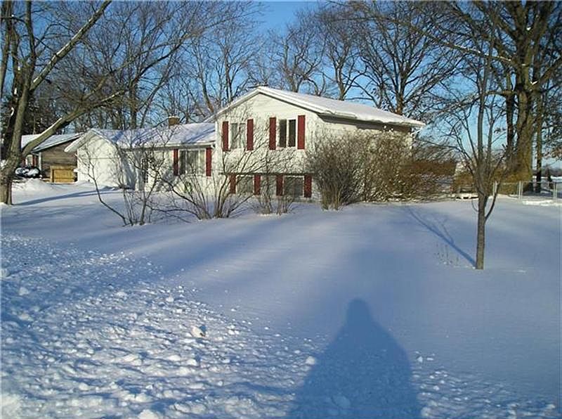 2nd image of 1115 Blossom Dr