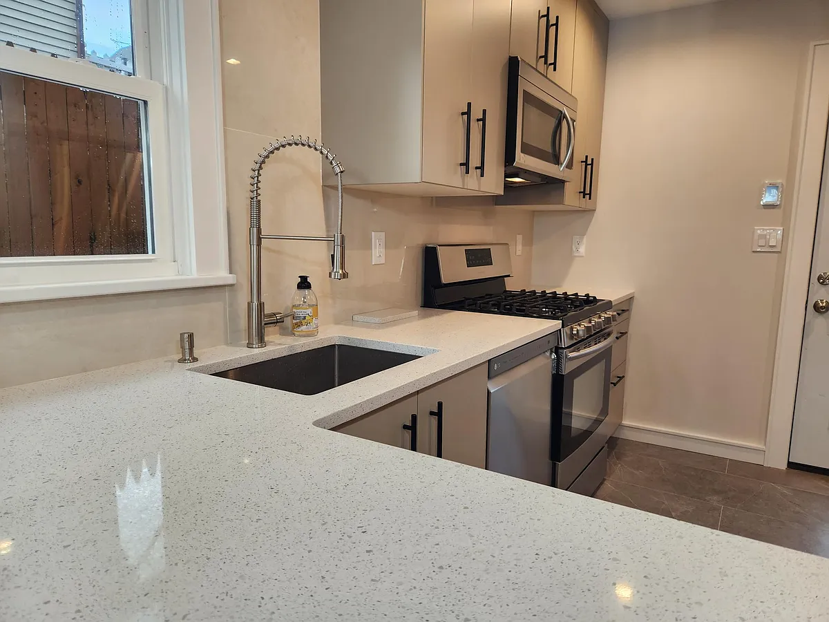 Building Photo - 411 Hoboken Rd #1