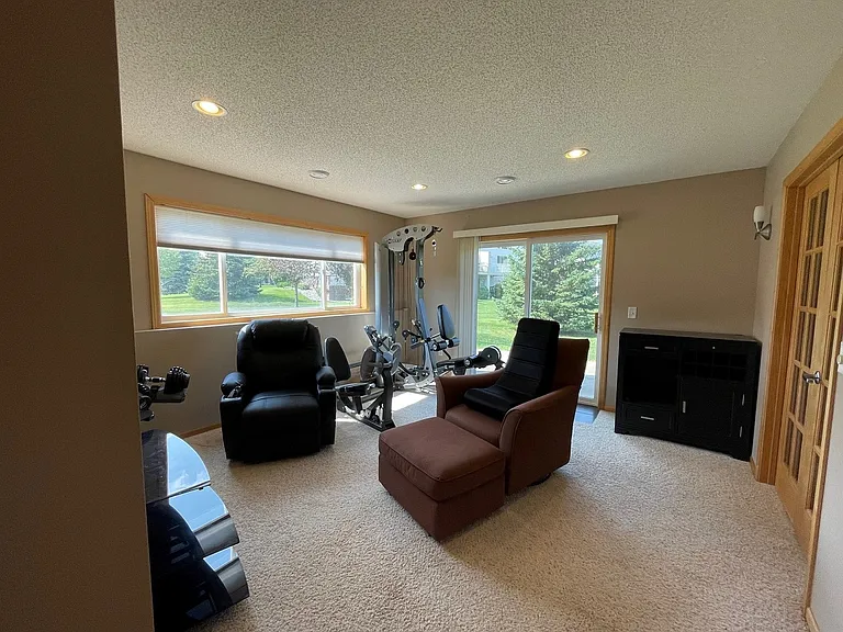 20579 Hampshire Way — Photo 11