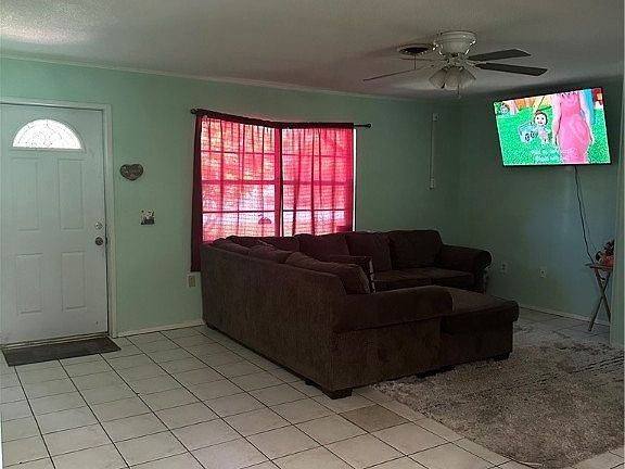 3rd image of 304 Serenade Dr