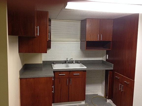 4th image of 2410 Rosewood Ave