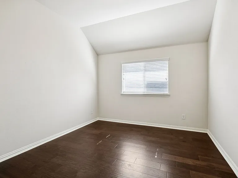 2317 Houston Dr — Photo 13