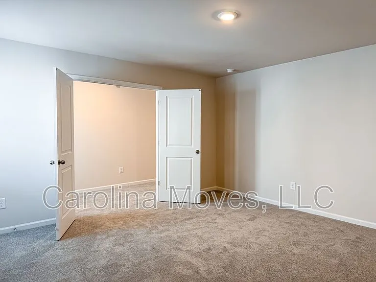 109 Clairvale Ct — Photo 9
