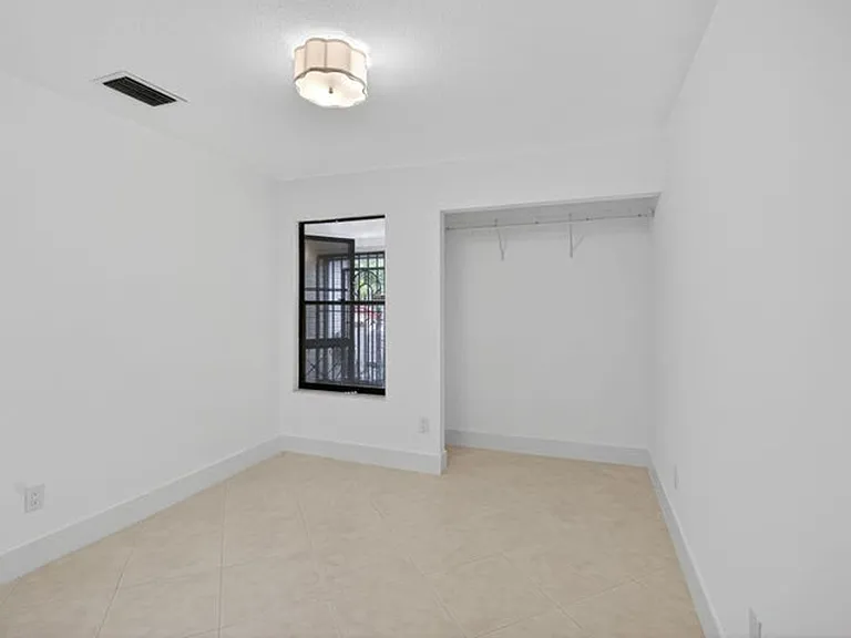 29 Fawlkland Cir — Photo 13