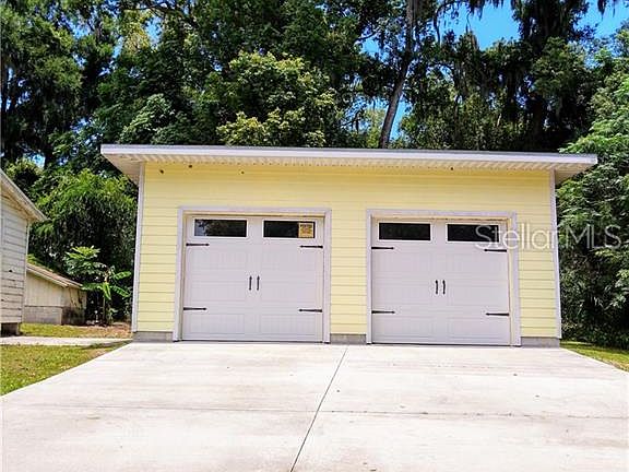 2nd image of 373 E Rose Ave
