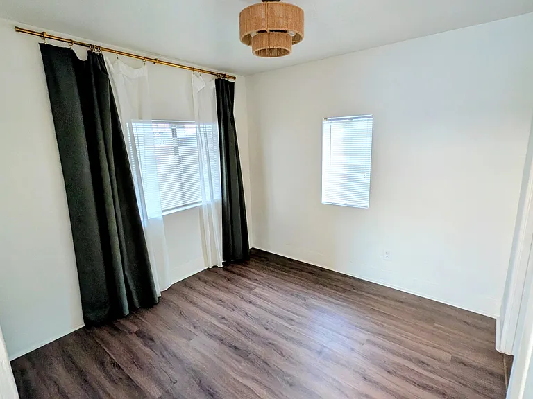 6217 Outlook Ave — Photo 7